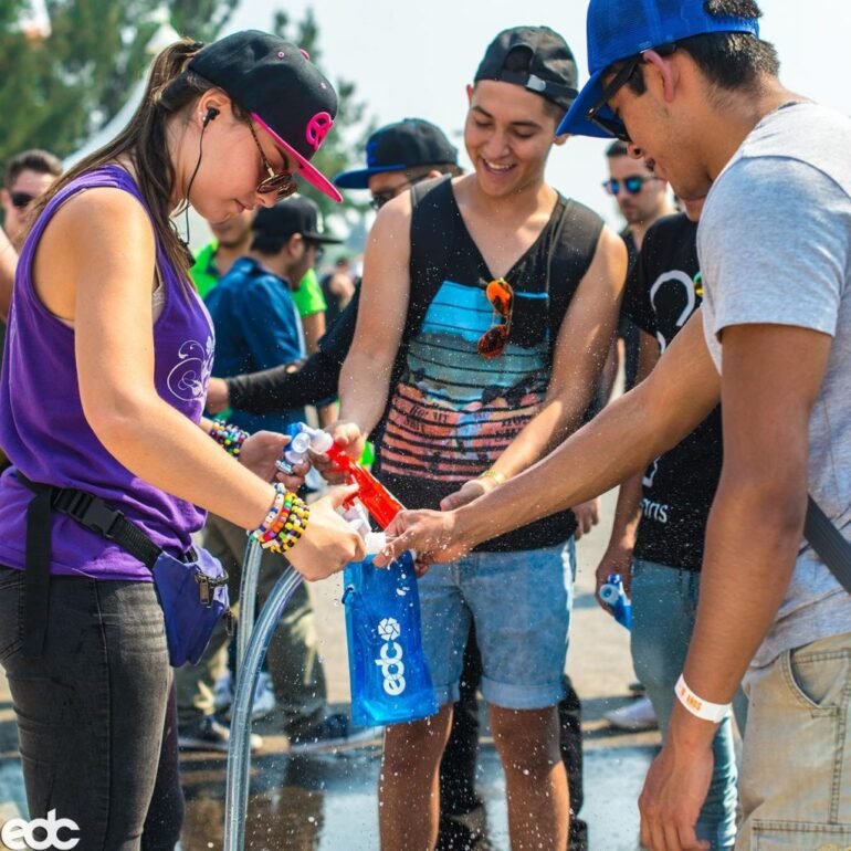 Cómo disfrutar un festival EDM de 3 días sin agotarte