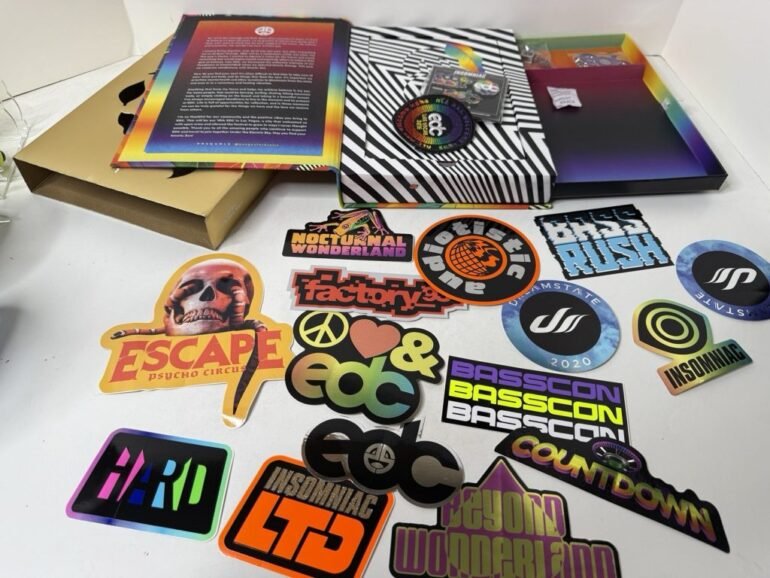 La caja oficial de EDC Las Vegas es más que un empaque: simboliza el inicio del ritual rave y conecta a la comunidad electrónica global.