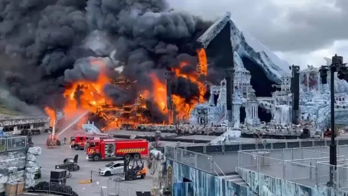 Incendio en Tomorrowland 2025 qué ocurrió en el escenario | Pulsar Mix Radio FM Incendio en Tomorrowland 2025: qué ocurrió en el escenario