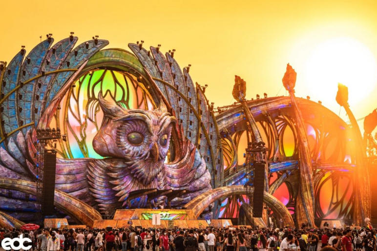 Por qué EDC se transforma por completo al caer la noche