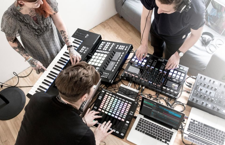 Native Instruments entra en insolvencia preliminar