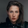 Charlotte de Witte tocando en vivo, DJ número 1 del techno en el Top 100 DJs 2026 de DJ Mag